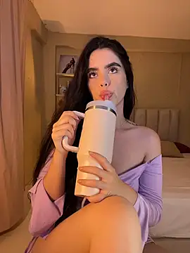 Mavi Coless online show from November 6, 2025, 2:01 am