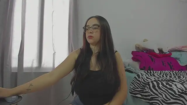 Snapshot of HARLEYNAPIER chatting on October 8, 2025, 8:17 pm HARLEYNAPIER online show from October 8, 2025, 8:17 pm