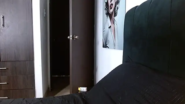 Hendry  online show from November 24, 2025, 2:11 am