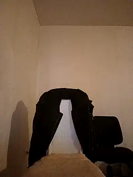 kx93 online show from December 18, 2025, 5:08 pm