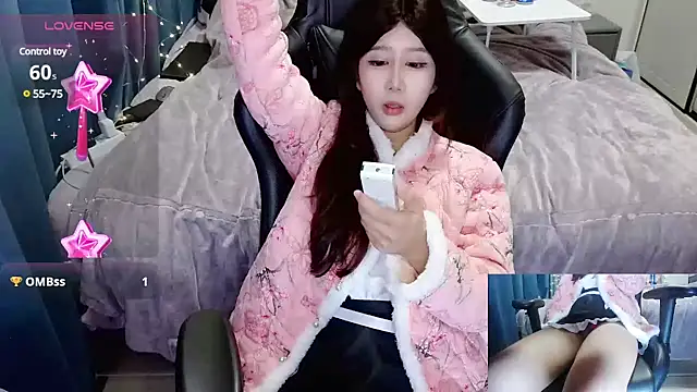 Angelababy001 online show from December 12, 2024, 2:33 pm