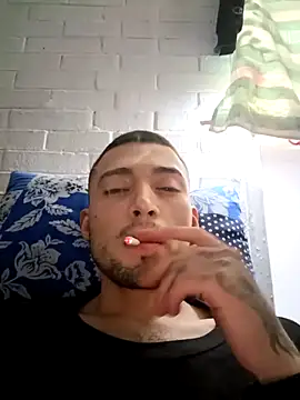 Suggarwhite18CM online show from October 1, 2025, 4:24 pm