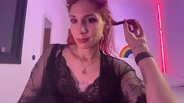 Snapshot of Theemillyblack chatting on August 1, 2026, 12:21 am Theemillyblack online show from August 1, 2026, 12:21 am
