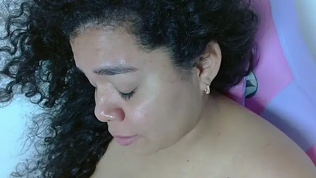 Snapshot of yulissa18 chatting on March 21, 2025, 11:23 pm yulissa18 online show from March 21, 2025, 11:23 pm