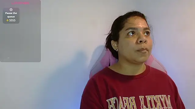 yulissa18 online show from March 17, 2026, 3:33 am