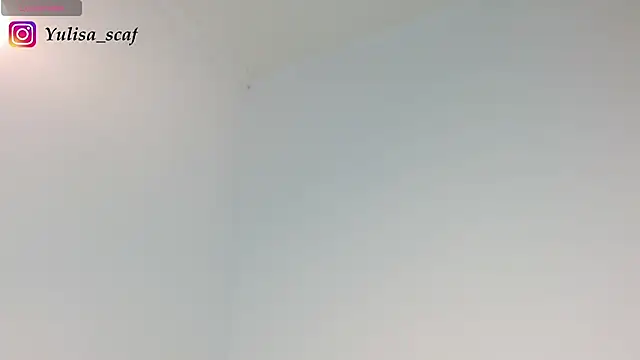 yulissa18 online show from June 4, 2026, 5:52 pm