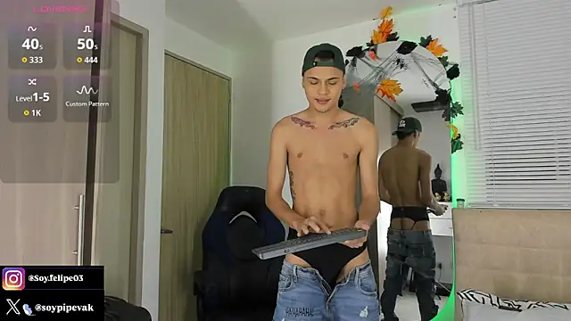 soyander03  online show from October 19, 2025, 10:27 am