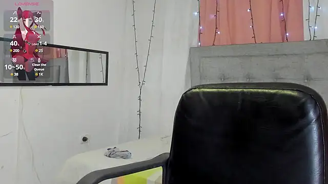 valentina 0  online show from January 12, 2025, 3:28 am