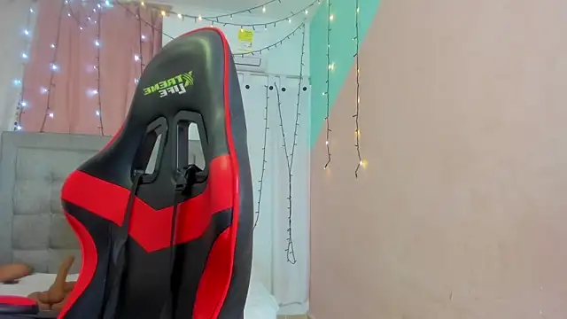 valentina 0  online show from February 27, 2025, 9:54 am