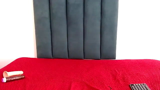 Hot-Assy online show from January 3, 2025, 11:25 am