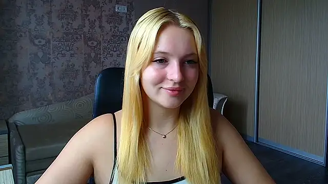 Snapshot of Milka_kiss_ chatting on June 15, 2026, 8:49 am Milka kiss online show from June 15, 2026, 8:49 am