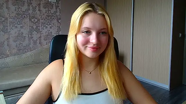 Snapshot of Milka_kiss_ chatting on July 13, 2026, 7:55 am Milka kiss online show from July 13, 2026, 7:55 am