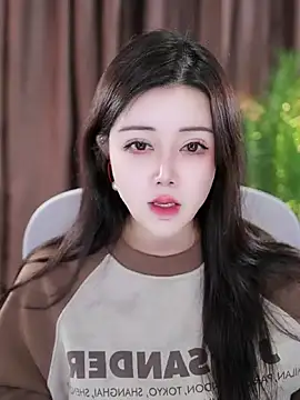 Qiaoqiao  online show from January 25, 2025, 11:55 am