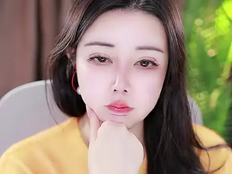 Qiaoqiao  online show from January 26, 2025, 5:13 pm