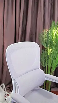 Qiaoqiao  online show from February 4, 2025, 1:38 pm