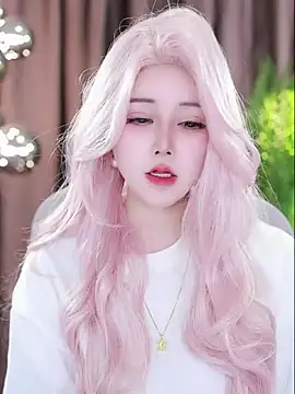 Qiaoqiao  online show from February 22, 2025, 7:45 am