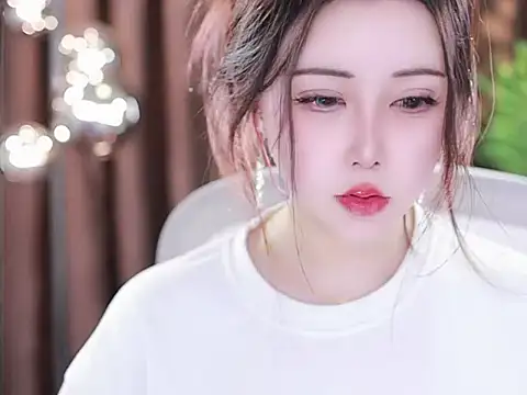 Qiaoqiao  online show from March 5, 2025, 10:55 am