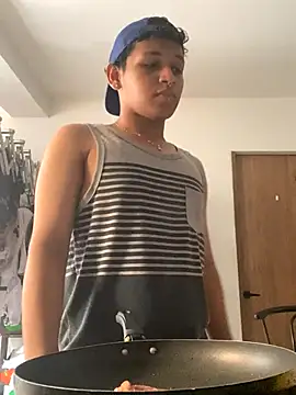 Snapshot of axel_ps chatting on October 13, 2025, 5:35 pm axel ps online show from October 13, 2025, 5:35 pm