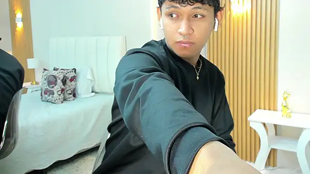 Snapshot of axel_ps chatting on October 15, 2025, 3:39 am axel ps online show from October 15, 2025, 3:39 am