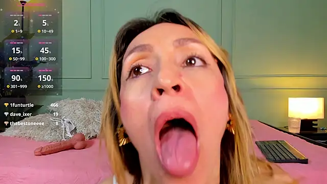 Emma Rosess online show from December 16, 2024, 3:54 pm