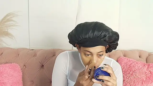 Snapshot of flavia_cruz chatting on April 30, 2026, 12:22 pm flavia cruz online show from April 30, 2026, 12:22 pm