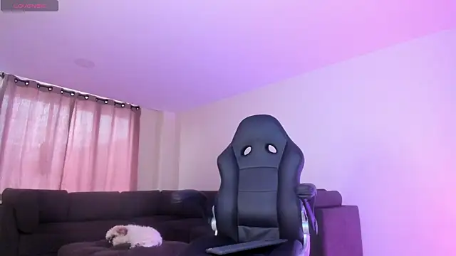 sharonmiller 2  online show from April 9, 2026, 7:19 pm