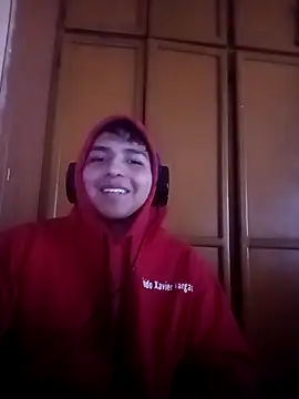 Snapshot of LoganFinds chatting on November 13, 2025, 9:36 pm LoganFinds online show from November 13, 2025, 9:36 pm