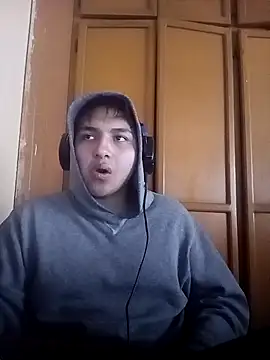 Snapshot of LoganFinds chatting on November 26, 2025, 2:07 pm LoganFinds online show from November 26, 2025, 2:07 pm