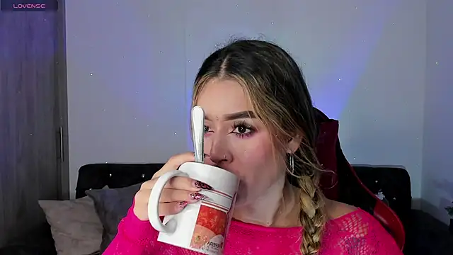 zoee jackson online show from November 6, 2025, 4:13 am