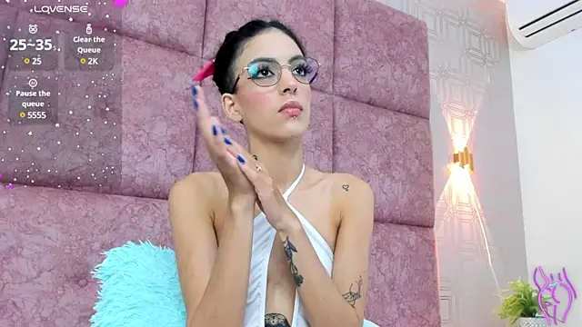 LilitRobins online show from January 17, 2025, 1:15 am