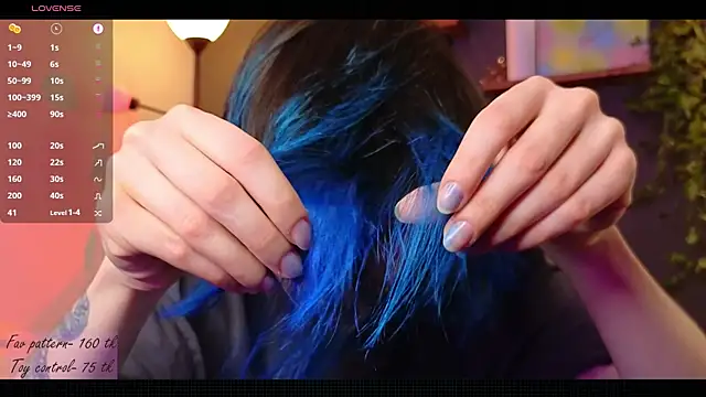 alicekiit online show from December 8, 2024, 5:55 pm