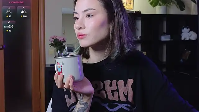 alicekiit online show from September 14, 2025, 4:50 pm