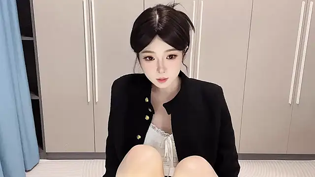 Q-ing online show from November 9, 2025, 1:53 pm