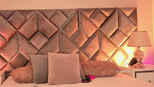 Luisa0110 online show from February 6, 2026, 7:50 pm