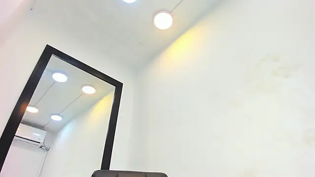 vera candella online show from April 14, 2026, 9:48 am