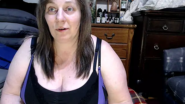 ladyscarlotta online show from March 8, 2025, 8:25 pm