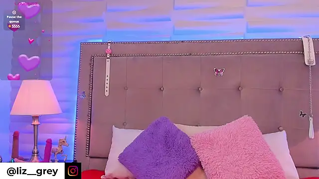 Liz grey  online show from January 10, 2025, 9:10 pm