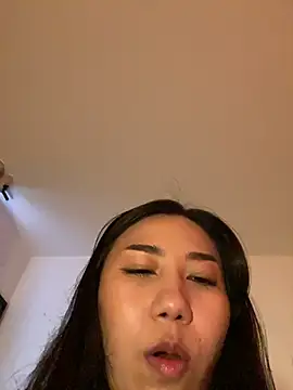 Snapshot of Aimilayne chatting on July 3, 2026, 10:16 pm Aimilayne online show from July 3, 2026, 10:16 pm