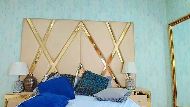 NicoleEsposito online show from January 11, 2025, 8:11 am