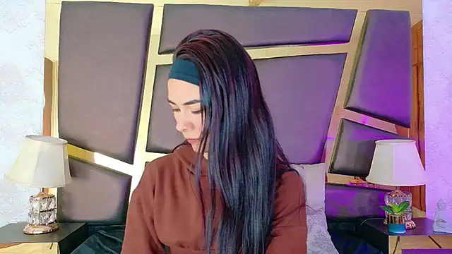 NicoleEsposito online show from October 2, 2025, 12:56 pm