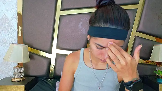 NicoleEsposito online show from October 10, 2025, 1:10 pm