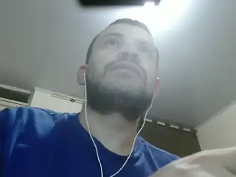 camiloking1720 online show from February 7, 2025, 1:04 am