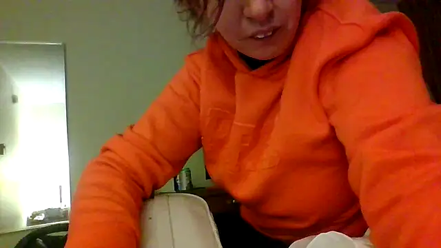 erinSmiles online show from September 24, 2025, 10:40 am