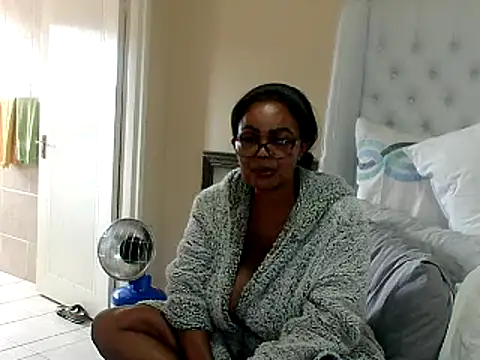 Carocurvy online show from March 17, 2025, 9:12 am