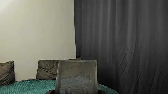 Pinku kitsune online show from February 16, 2025, 9:48 pm