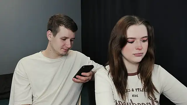 Pinku kitsune online show from March 11, 2025, 10:40 am