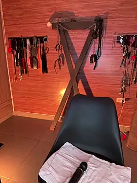 yey bdsm online show from April 11, 2026, 4:22 pm