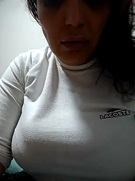 nazii010 online show from October 18, 2025, 2:47 am