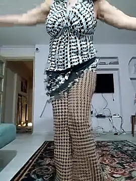 nazii010 online show from November 9, 2025, 6:17 pm