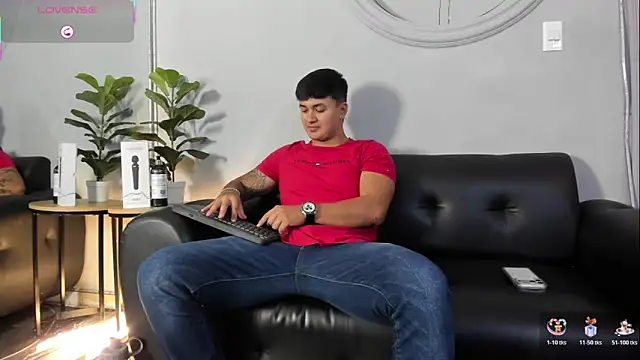 Cristopher strong online show from June 3, 2026, 1:46 pm